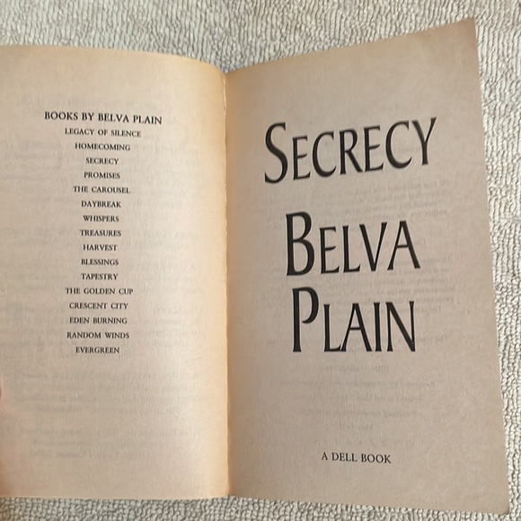 📚2/$6  Secrecy - Picture 7 of 12